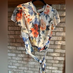 NWT Express Floral Flowy Cropped Top Size Large